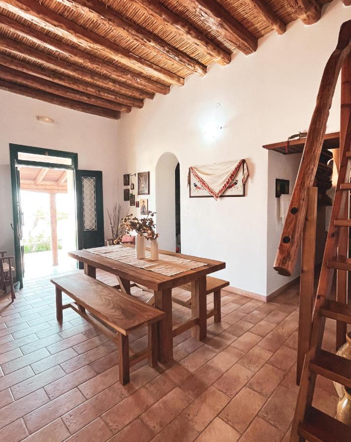 Batu Vacation House Monolithos  Екстериор снимка