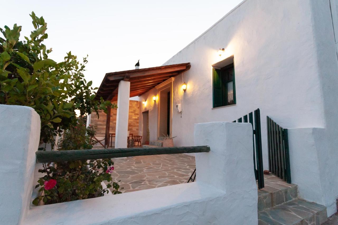 Batu Vacation House Monolithos  Екстериор снимка